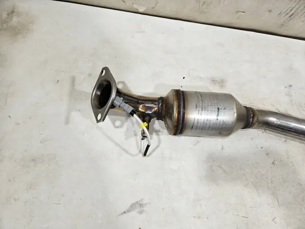 Toyota COROLLA E21 30Y28 Silencieux Central Catalyseur image 5