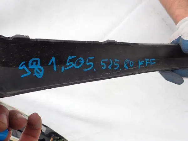 Porsche Framskärmsspoiler Cayman II 981C image 6