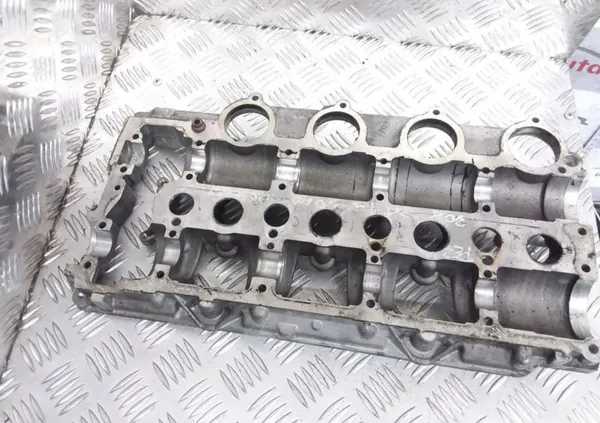 Peça de cabeçote Peugeot OEM 9682446510 - Usada image 5