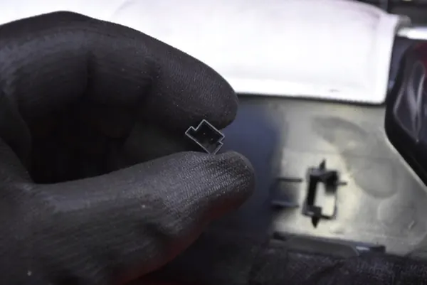 Luvete passageiro Tesla Model Y OEM 1684227-00-C image 9