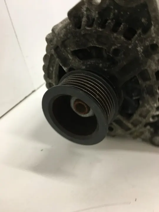 VOLKSWAGEN NEW BEETLE 2.0 8V Vaihtovirtageneraattori image 3