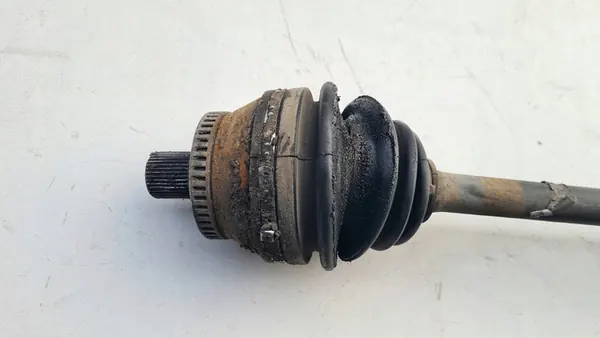Vänster drivaxel Audi A4 B7 image 4
