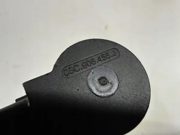 Solenoïde de distribution variable Skoda OE 03C906455J image 3
