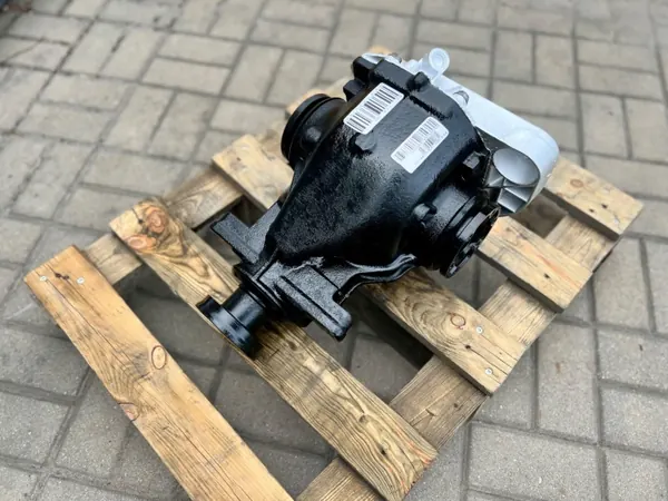 BMW E65 735i Bakaxel differential OEM 7514801 Utväxling 3.64 image 2