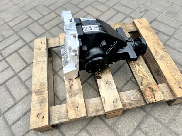 BMW E65 735i Bakaxel differential OEM 7514801 Utväxling 3.64 image 3