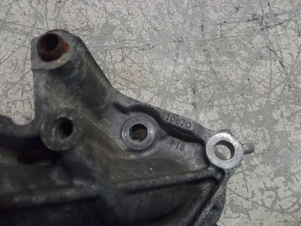 Carcaça termóstato Toyota RAV4 OEM 10670 - Usado image 5