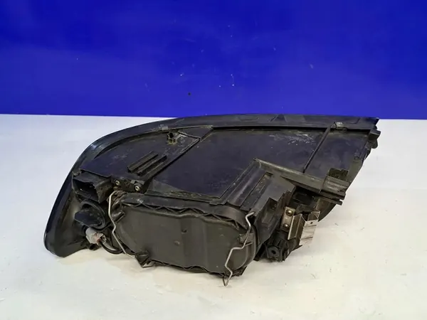 Oikea Etuheijastinlamppu Volvo S40 2004- OE 31335246 image 3