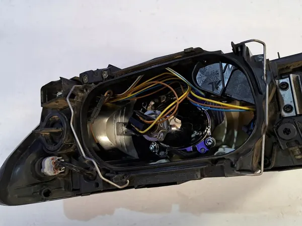 Oikea Etuheijastinlamppu Volvo S40 2004- OE 31335246 image 5