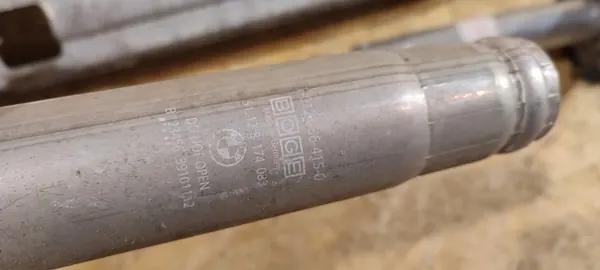 BMW E39 Takapuskurin iskunvaimennin OEM image 5