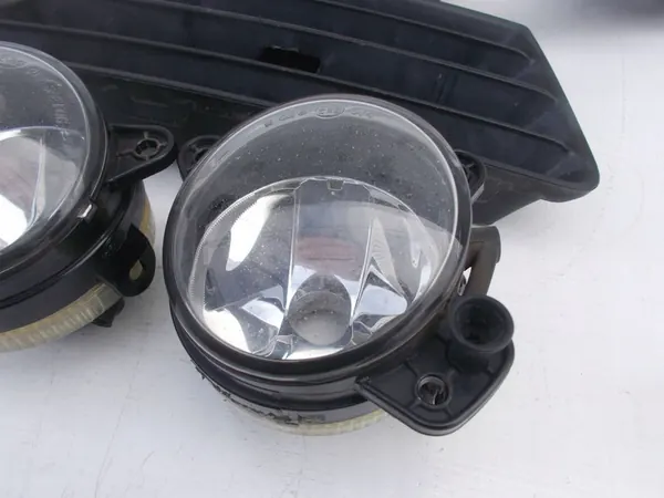 Copertura Griglia Paraurti VW Polo 9N3 Destra image 4