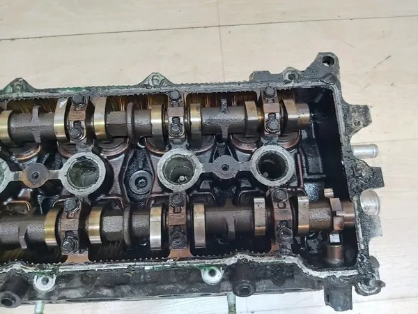 Toyota Sylinterikansi OEM GŁOWICA 1ZZ 1.8 VVT-i:lle image 3
