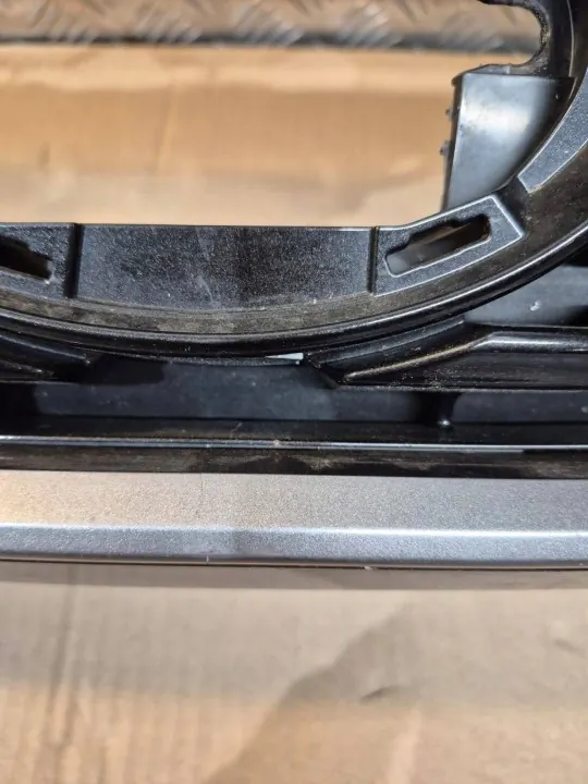Toyota Corolla Cross Grill OEM 5311416060 - Begagnad image 3