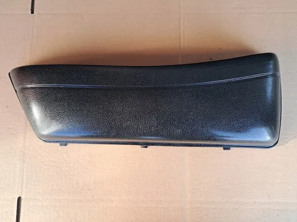 Tascone anteriore sinistro nero Mercedes W123 image 1