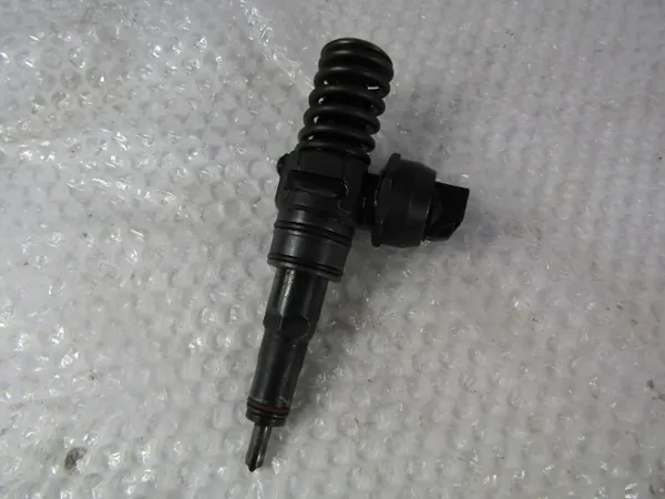 Scheibenwaschpumpe OEM AK-6-62576 VW Passat B6 - Gebraucht image 2