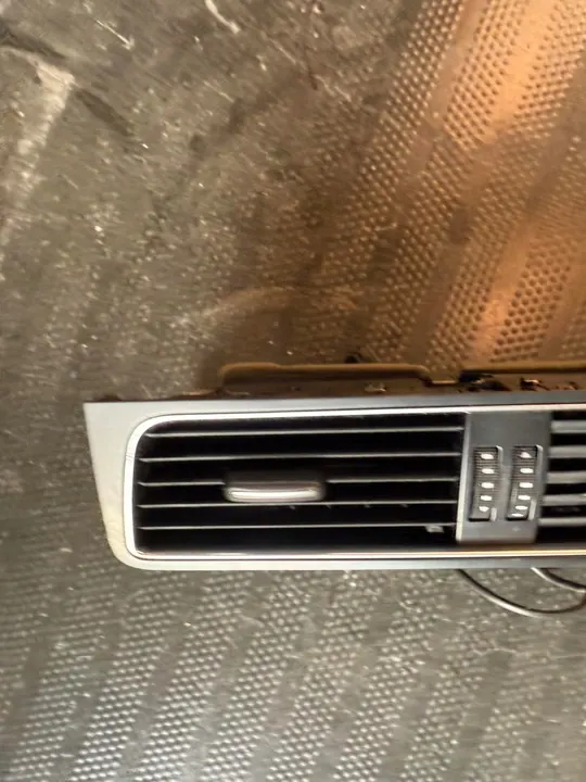 Grade de ventilação central Audi Q5 08- 8R1820951G image 8