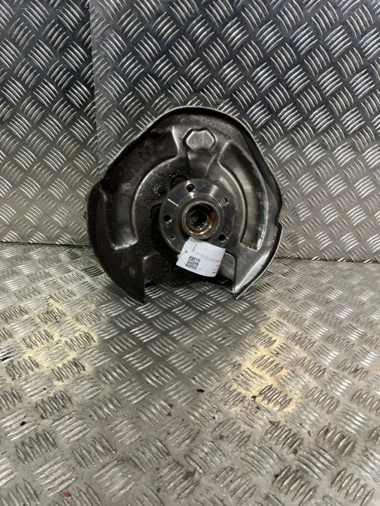 Volvo XC90 2018 Bakre Hjulnav OEM 31658320 image 4