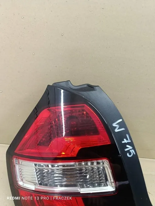 Luz trasera izquierda Renault Twingo III 265555949R image 2