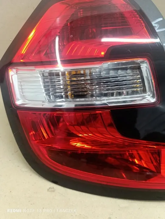 Luz trasera izquierda Renault Twingo III 265555949R image 4