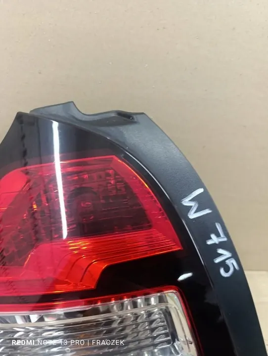 Luz trasera izquierda Renault Twingo III 265555949R image 7