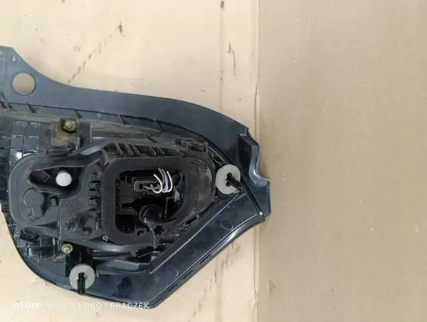 Luz trasera izquierda Renault Twingo III 265555949R image 9