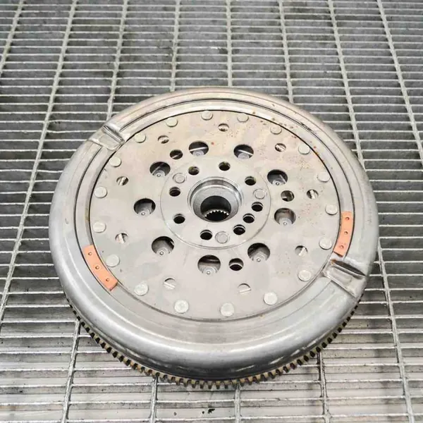 Kytkinpaketti Mercedes-Benz GLA (X156) A0262500501 A2700300205 image 2