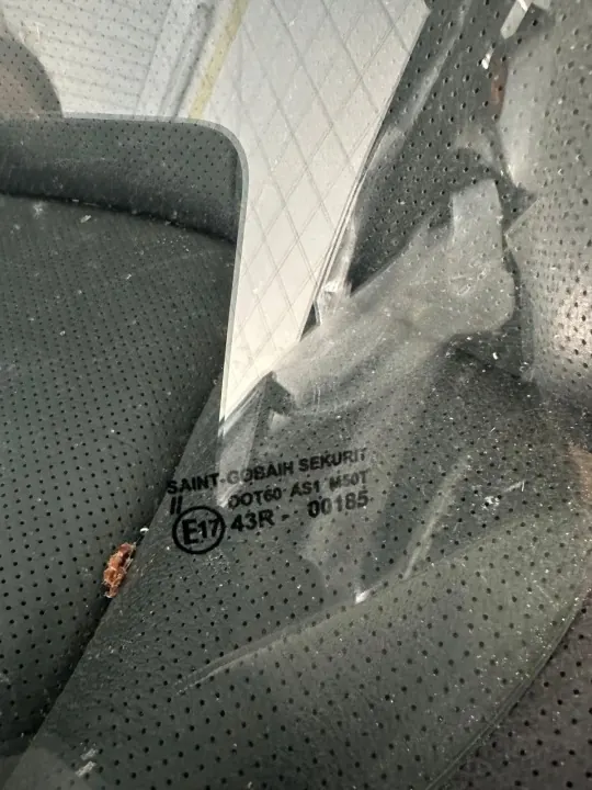 Frontscheibe Porsche 911 OEM 2000010239566 - Gebraucht image 3