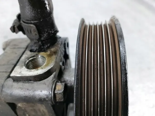 Stuurbekrachtigingspomp Volvo V70 I 2.5 TDI OEM 9485904 image 5