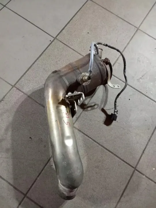 Catalyseur BMW M5/M6 OEM 7848149 Occasion image 3