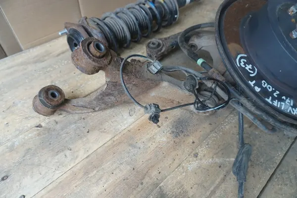 KNUCKLE POSTERIORE DESTRO SUBARU XV GP LIFT 2011-2017 image 3