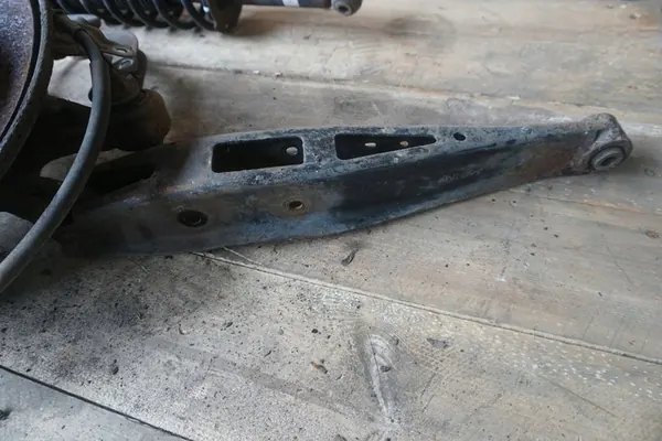 KNUCKLE POSTERIORE DESTRO SUBARU XV GP LIFT 2011-2017 image 4