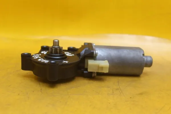 Oikean Etuikkunan Moottori Saab 95 II image 6