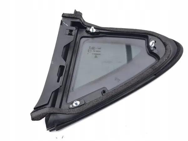 Porsche Taycan Karossglas Bak Vänster OEM 9J1845297 image 5