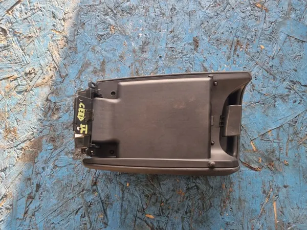 Reposabrazos CEED 2 Cuero Negro OEM - Kia Ceed II 2012-2017 image 6