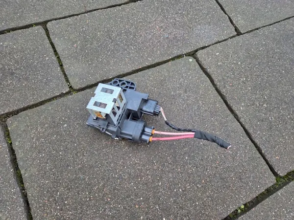 OEM 255507773R Tuulettimen Vastus Renaultille image 4