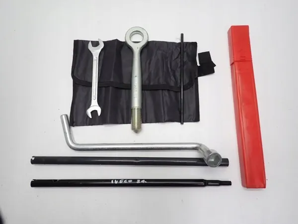 Kit reparación OEM 10-42: Llave triángulo Iveco Daily VI 21R image 2