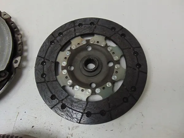 Kaksoismassaväylä Peugeot Expert 2.0 HDI image 10