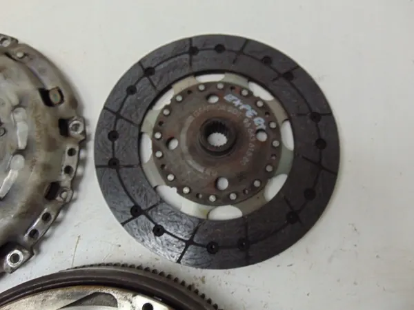 Kaksoismassaväylä Peugeot Expert 2.0 HDI image 5