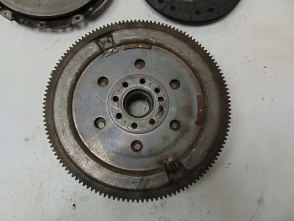 Kaksoismassaväylä Peugeot Expert 2.0 HDI image 8