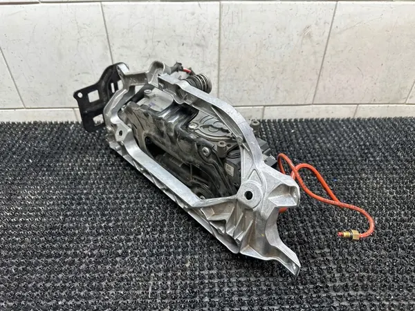 Porsche Taycan Suspension Compressor 9J1616006D image 2