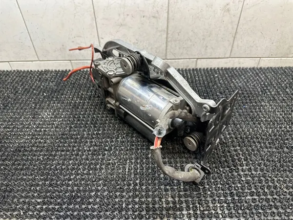 Porsche Taycan Suspension Compressor 9J1616006D image 4