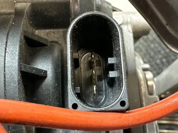 Porsche Taycan Suspension Compressor 9J1616006D image 5