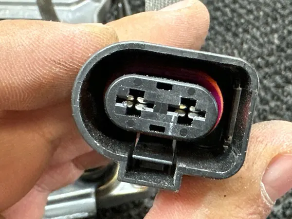 Porsche Taycan Suspension Compressor 9J1616006D image 6