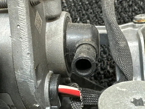 Porsche Taycan Suspension Compressor 9J1616006D image 7