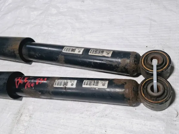 Ammortizzatori posteriori VW Passat B6 2005- 2 pz image 3