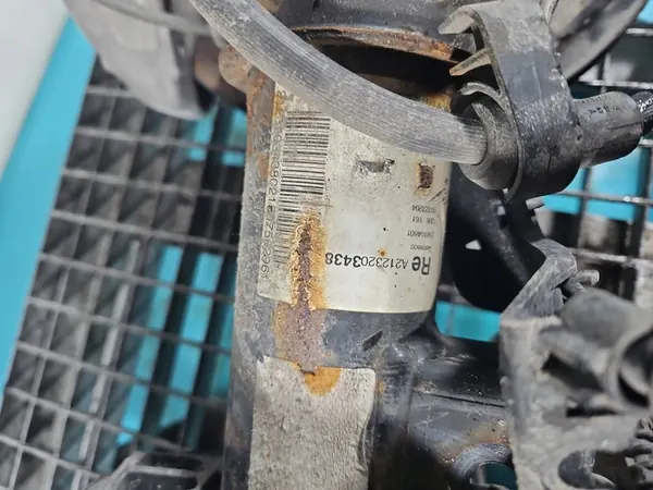 Fram Höger Stötdämpare Mercedes CLS II C218 10- image 8