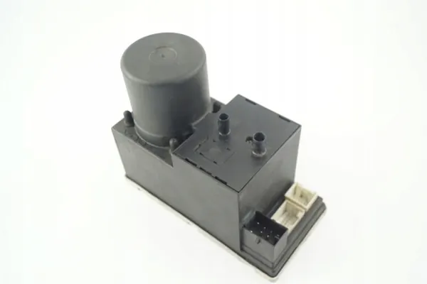 Pompe de verrouillage central OEM 8L0862257K pour Audi A3 8L image 2