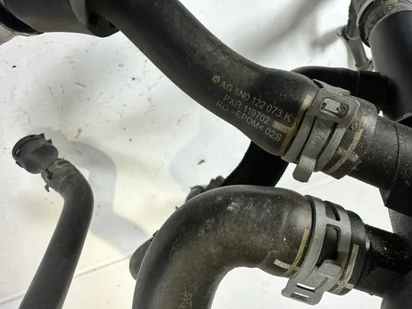 VW Skoda Carcasa de Termostato Tubería de Agua 1.4 TSI image 4