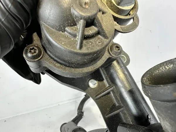 VW Skoda Carcasa de Termostato Tubería de Agua 1.4 TSI image 5