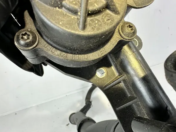 VW Skoda Carcasa de Termostato Tubería de Agua 1.4 TSI image 6