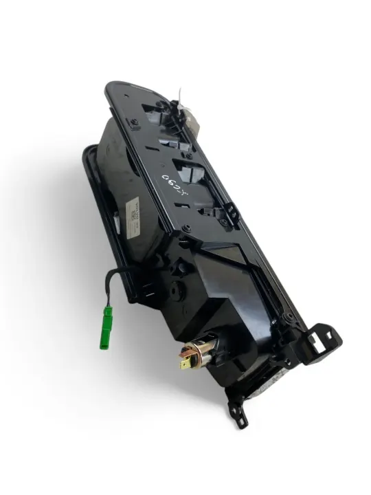 Volvo XC90 Framre dryckeshållare OEM 31389958 image 8